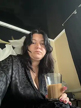 Snapshot of Liza_Will chatting on 10.06.25 Liza Will online show from 10.06.25