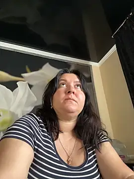 Snapshot of Liza_Will chatting on 10.18.25 Liza Will online show from 10.18.25