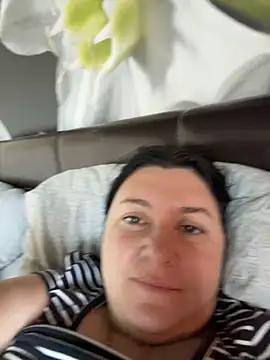 Snapshot of Liza_Will chatting on 10.21.25 Liza Will online show from 10.21.25