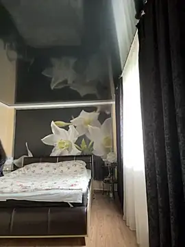 Snapshot of Liza_Will chatting on 11.12.25 Liza Will online show from 11.12.25