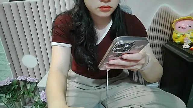 Snapshot of Emachiii chatting on 10.09.25 Emachiii online show from 10.09.25