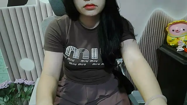 Snapshot of Emachiii chatting on 10.12.25 Emachiii online show from 10.12.25