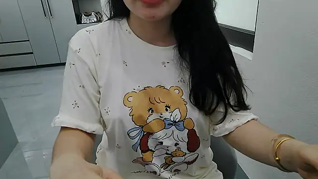 Snapshot of Emachiii chatting on 05.24.26 Emachiii online show from 05.24.26