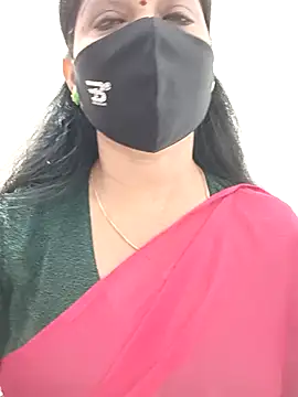 Snapshot of shivani27 chatting on 09.17.25 shivani27 online show from 09.17.25