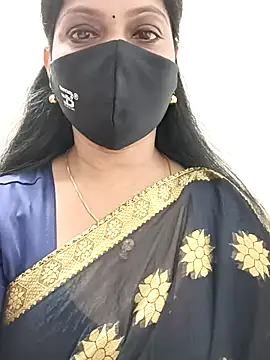 Snapshot of shivani27 chatting on 09.30.25 shivani27 online show from 09.30.25