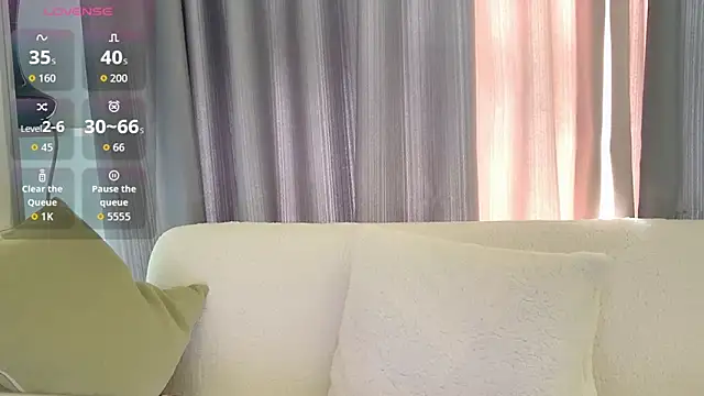 LunaDeVaal online show from 04.11.26