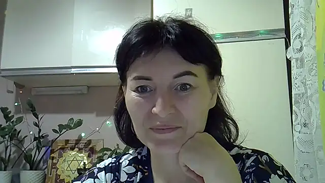 Snapshot of Krystal_82 chatting on 10.02.25 Krystal 82 online show from 10.02.25