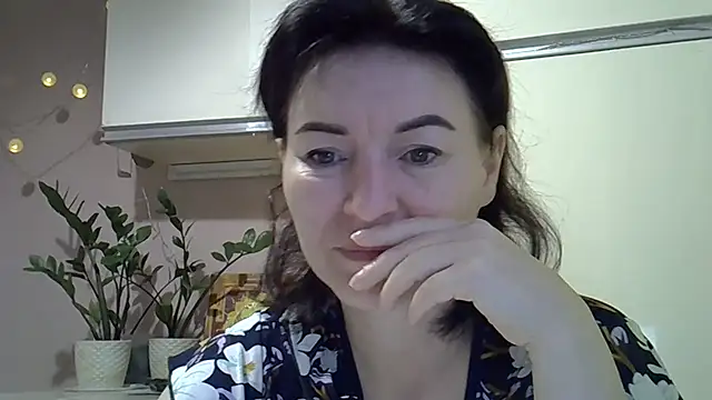 Snapshot of Krystal_82 chatting on 10.04.25 Krystal 82 online show from 10.04.25