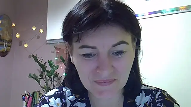 Snapshot of Krystal_82 chatting on 10.04.25 Krystal 82 online show from 10.04.25