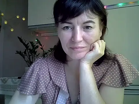 Snapshot of Krystal_82 chatting on 10.10.25 Krystal 82 online show from 10.10.25