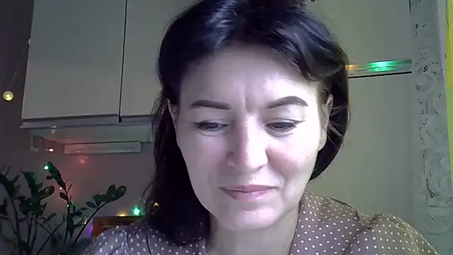 Snapshot of Krystal_82 chatting on 10.11.25 Krystal 82 online show from 10.11.25