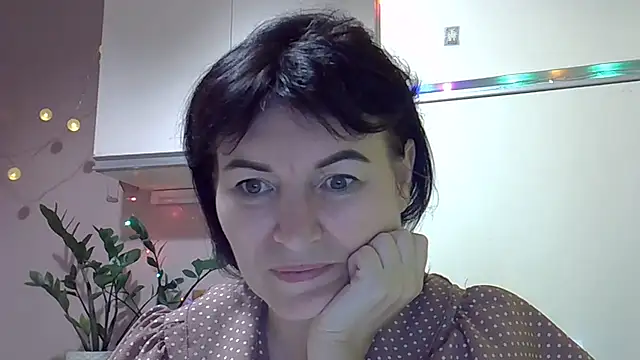 Snapshot of Krystal_82 chatting on 10.11.25 Krystal 82 online show from 10.11.25