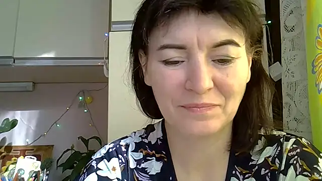 Snapshot of Krystal_82 chatting on 10.18.25 Krystal 82 online show from 10.18.25