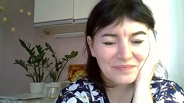 Snapshot of Krystal_82 chatting on 10.19.25 Krystal 82 online show from 10.19.25