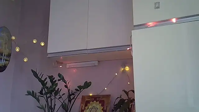 Snapshot of Krystal_82 chatting on 10.22.25 Krystal 82 online show from 10.22.25