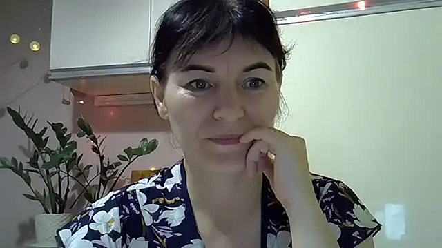 Snapshot of Krystal_82 chatting on 10.24.25 Krystal 82 online show from 10.24.25