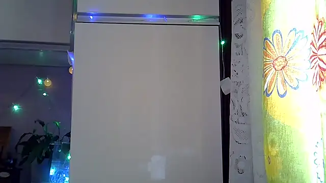 Snapshot of Krystal_82 chatting on 10.29.25 Krystal 82 online show from 10.29.25