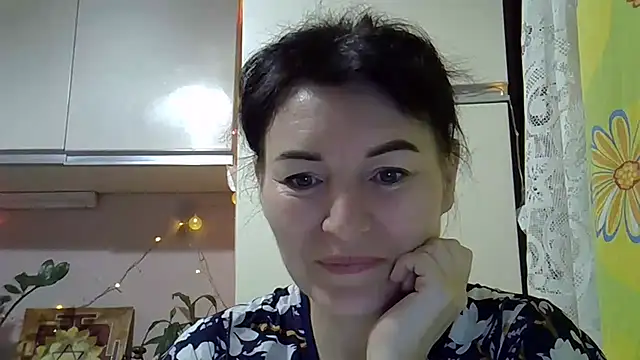 Snapshot of Krystal_82 chatting on 10.31.25 Krystal 82 online show from 10.31.25