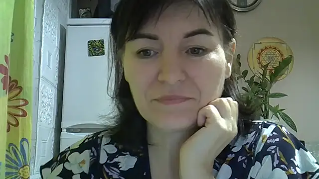 Krystal 82 online show from 11.22.25