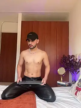 Dark beauty2 online show from 11.10.25