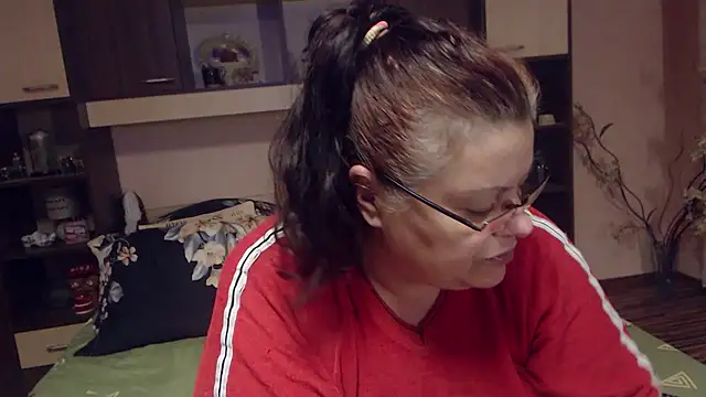 Snapshot of Claudia_71love chatting on 10.08.25 Claudia 71love online show from 10.08.25