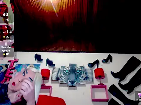 blondehot5v online show from 09.23.25