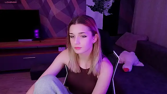 Snapshot of Sandy_Belle chatting on 09.30.25 Sandy Belle online show from 09.30.25