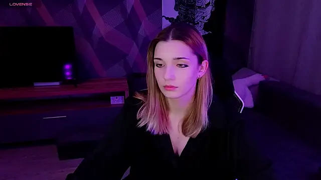 Snapshot of Sandy_Belle chatting on 10.01.25 Sandy Belle online show from 10.01.25