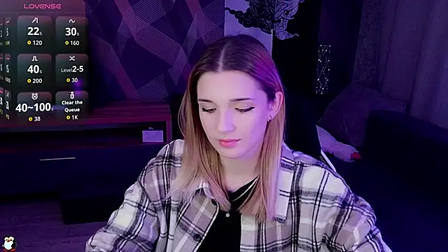 Snapshot of Sandy_Belle chatting on 10.19.25 Sandy Belle online show from 10.19.25