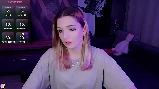 Snapshot of Sandy_Belle chatting on 10.21.25 Sandy Belle online show from 10.21.25