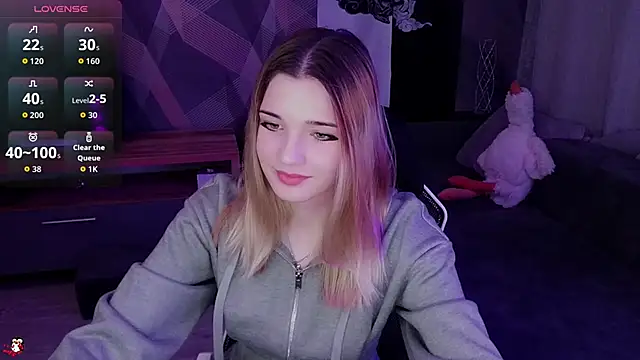 Snapshot of Sandy_Belle chatting on 11.05.25 Sandy Belle online show from 11.05.25