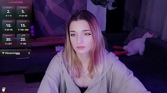 Snapshot of Sandy_Belle chatting on 11.07.25 Sandy Belle online show from 11.07.25