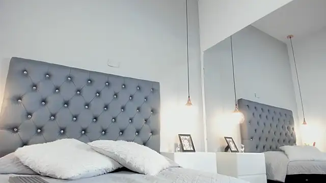 ScarlettGonzalez  online show from 10.15.25