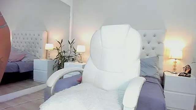 ScarlettGonzalez  online show from 10.25.25