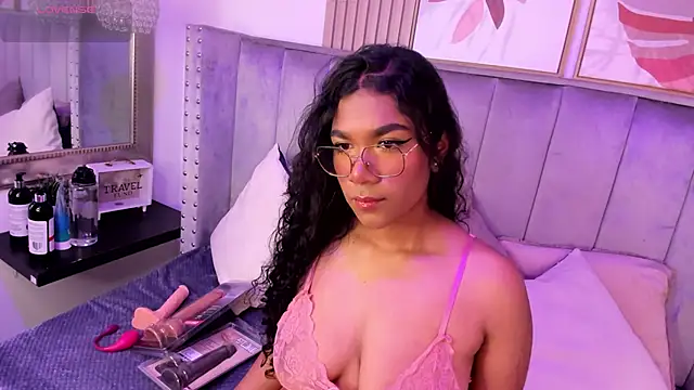 Seshat Hitt online show from 10.17.25