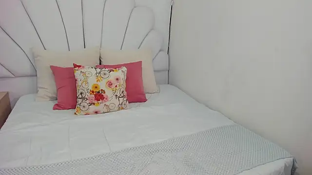 shamara thomson online show from 10.17.25