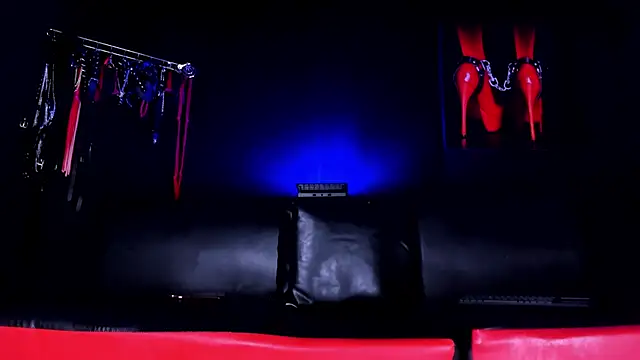 isabellestone online show from 12.04.25