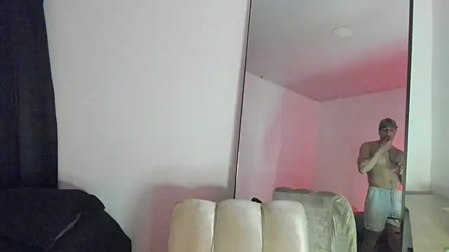 Snapshot of ThiagoLugo chatting on 10.08.25 ThiagoLugo online show from 10.08.25