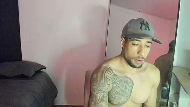 Snapshot of ThiagoLugo chatting on 10.16.25 ThiagoLugo online show from 10.16.25