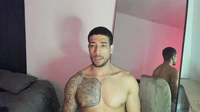 Snapshot of ThiagoLugo chatting on 10.18.25 ThiagoLugo online show from 10.18.25