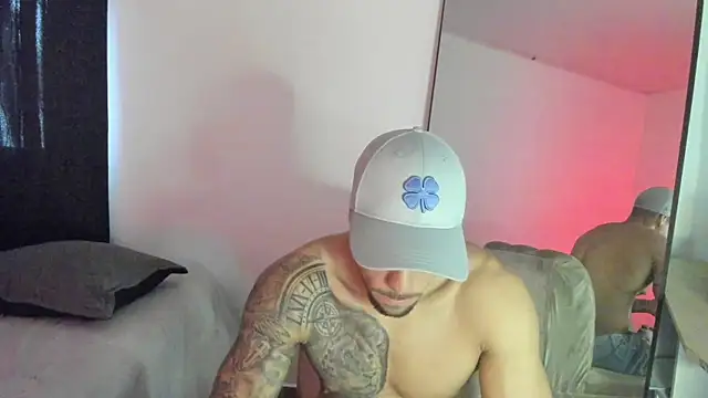 Snapshot of ThiagoLugo chatting on 10.20.25 ThiagoLugo online show from 10.20.25