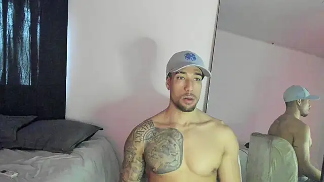 Snapshot of ThiagoLugo chatting on 10.22.25 ThiagoLugo online show from 10.22.25