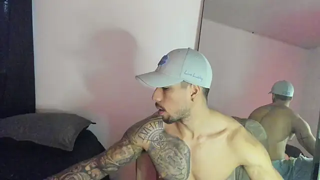 Snapshot of ThiagoLugo chatting on 10.27.25 ThiagoLugo online show from 10.27.25