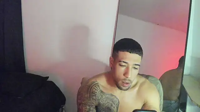 Snapshot of ThiagoLugo chatting on 11.03.25 ThiagoLugo online show from 11.03.25