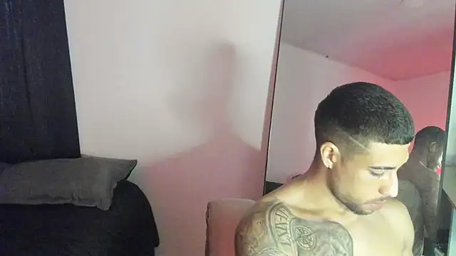 Snapshot of ThiagoLugo chatting on 11.06.25 ThiagoLugo online show from 11.06.25