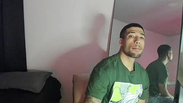 Snapshot of ThiagoLugo chatting on 11.08.25 ThiagoLugo online show from 11.08.25