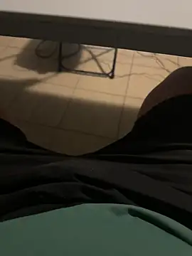 Snapshot of Mrdim26 chatting on 09.14.25 Mrdim26 online show from 09.14.25