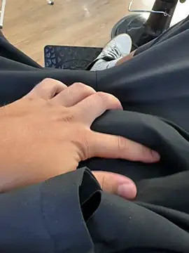 Snapshot of Mrdim26 chatting on 10.08.25 Mrdim26 online show from 10.08.25