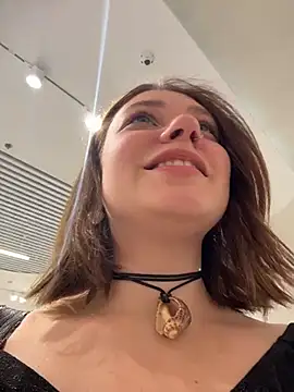 Snapshot of lucy-joy chatting on 09.26.25 lucy-joy online show from 09.26.25