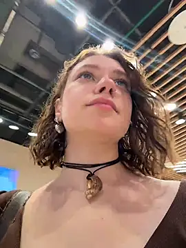 Snapshot of lucy-joy chatting on 10.06.25 lucy-joy online show from 10.06.25